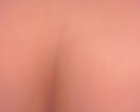 No aguanto como se mueve mi novia y me corro todo